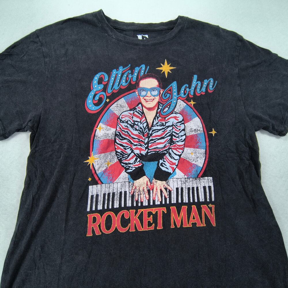 Elton John Rocket Man Band Crew Neck Short Sleeve Shirt Mens Size Small S Black